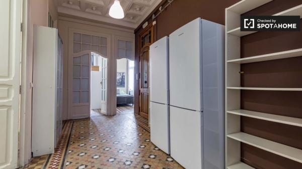 Quarto para alugar em apartamento de 7 quartos em Ciutat Vella