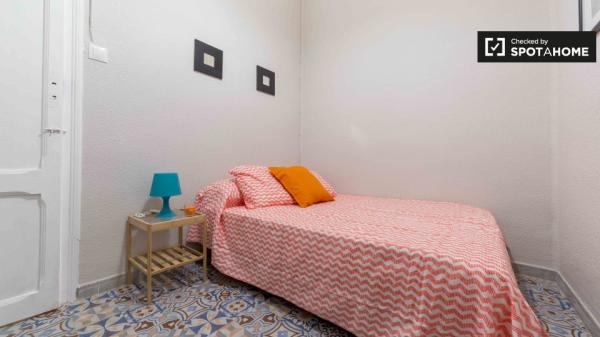 Spacieuse chambre dans un appartement de 6 chambres à l'Eixample, Valence