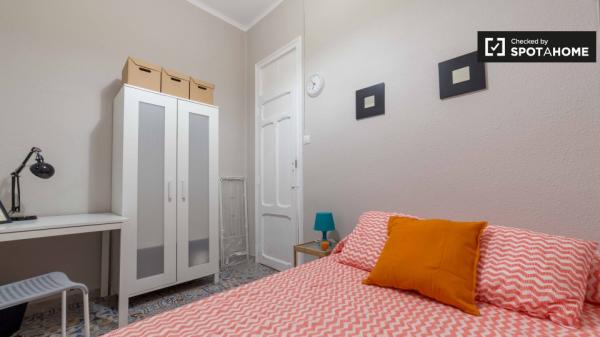 Spacieuse chambre dans un appartement de 6 chambres à l'Eixample, Valence