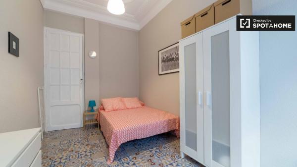 Spacieuse chambre dans un appartement de 6 chambres à l'Eixample, Valence