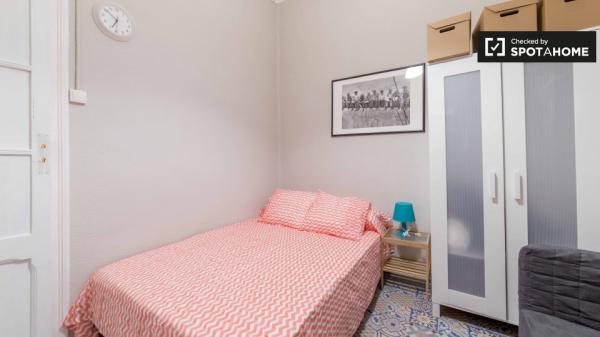 Spacieuse chambre dans un appartement de 6 chambres à l'Eixample, Valence