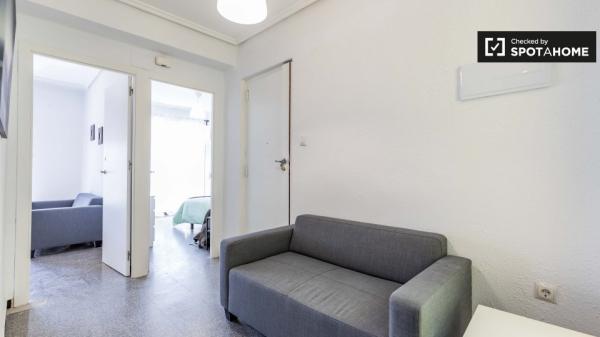 Quarto para alugar em apartamento de 6 quartos em L'Eixample