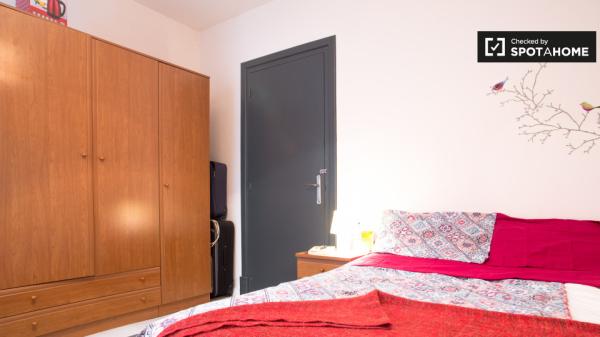 Sonniges Zimmer in 4-Zimmer-Wohnung, Bilbao la Vieja, Bilbao