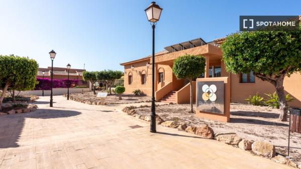 Bungalow de 2 quartos para alugar em Alicante