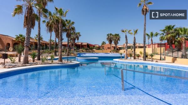 Bungalow de 2 chambres à louer à Alicante