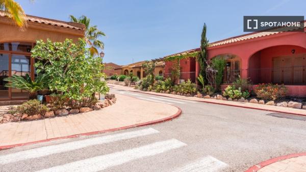 1-Zimmer-Bungalow zur Miete in Alicante