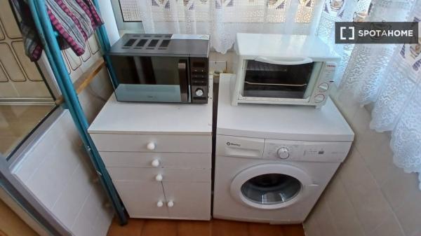 Aluga-se quarto em apartamento partilhado em Valladolid