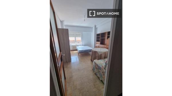 Se alquila habitación en piso compartido en Valladolid