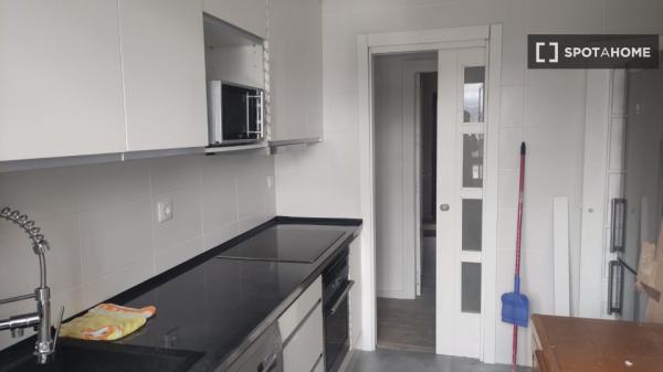 Se alquila habitación en piso compartido en Pamplona