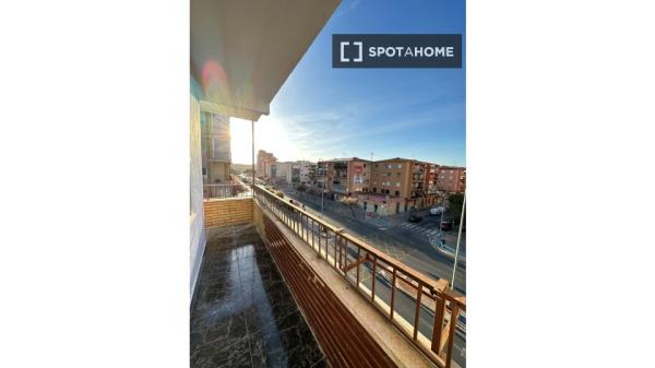 Room for rent in shared apartment in Alicante