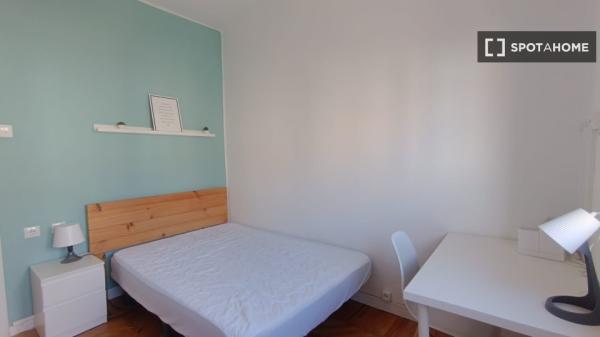 Alugo quarto em apartamento compartilhado em Pamplona