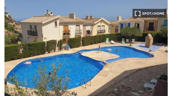 Apartamento de 4 dormitorios en alquiler en Cala D'Or, Alicante