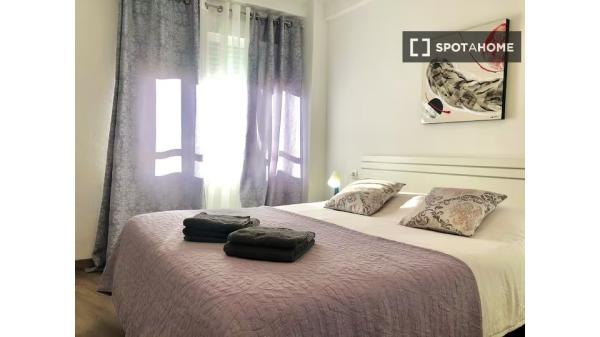 Apartamento de 3 dormitorios en alquiler en Benimaclet, Valencia