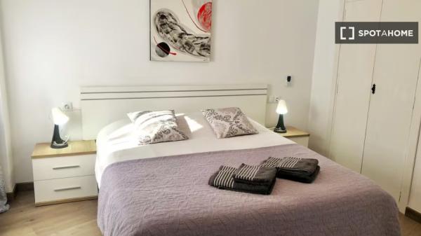 Apartamento de 3 dormitorios en alquiler en Benimaclet, Valencia