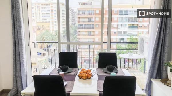 Apartamento de 3 dormitorios en alquiler en Benimaclet, Valencia