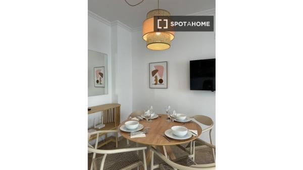 Apartamento de 1 dormitorio en alquiler en Calahonda, Málaga