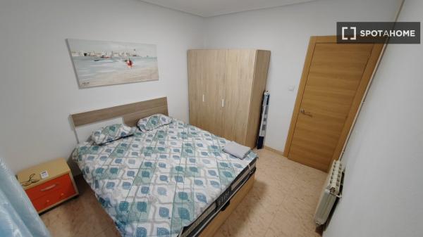 Apartamento completo de 2 dormitorios en Alicante (Alacant)