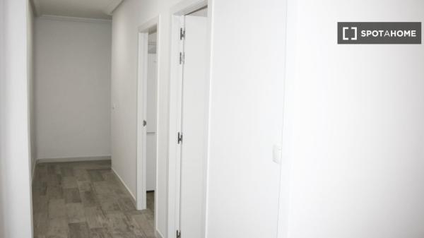 Piso entero de 4 habitaciones en Alacant