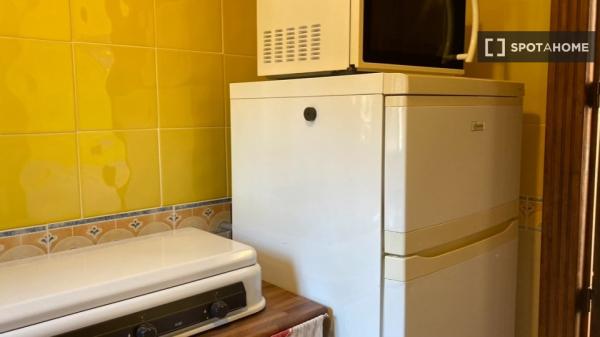 Apartamento completo de 2 dormitorios en Granada