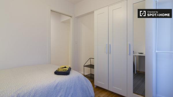 Quarto mobiliado em apartamento de 3 quartos em Begoña, Bilbao