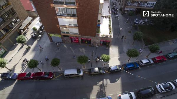 Quarto mobiliado em apartamento de 3 quartos em Begoña, Bilbao