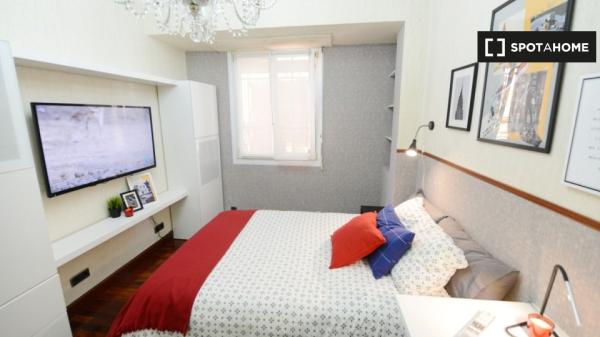 Quarto mobiliado em apartamento de 4 quartos em Bilbao