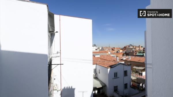 Bonito apartamento de 3 dormitorios en alquiler en Carabanchel, Madrid