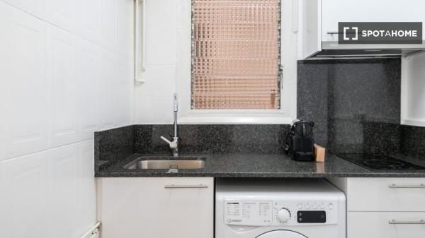 Appartement entièrement meublé près du parc du centre de Poblenou