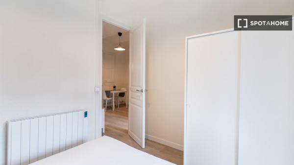 Appartement entièrement meublé près du parc du centre de Poblenou