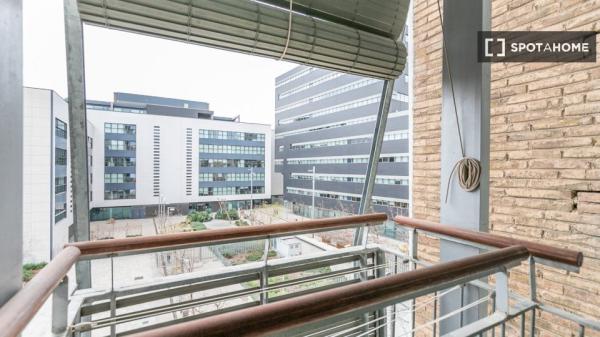 Appartement entièrement meublé près du parc du centre de Poblenou