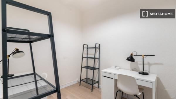 Appartement entièrement meublé près du parc du centre de Poblenou