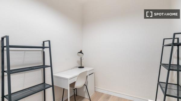 Appartement entièrement meublé près du parc du centre de Poblenou