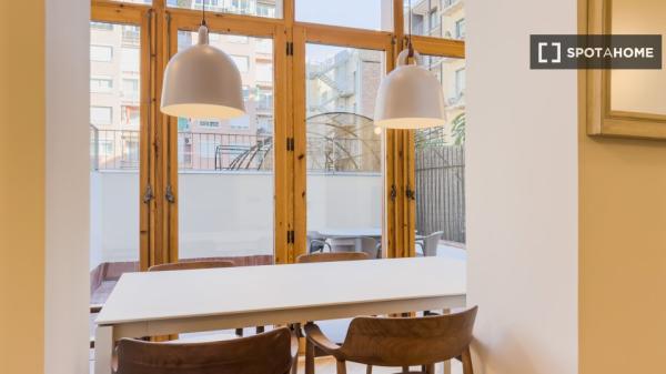 Apartamento de 2 dormitorios en alquiler en L'Eixample, Barcelona