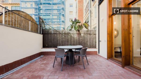 Apartamento de 2 dormitorios en alquiler en L'Eixample, Barcelona