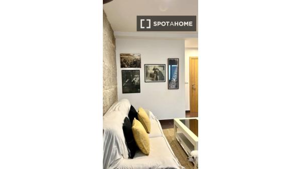 Apartamento de 1 quarto para alugar em Santiago De Vigo, Vigo