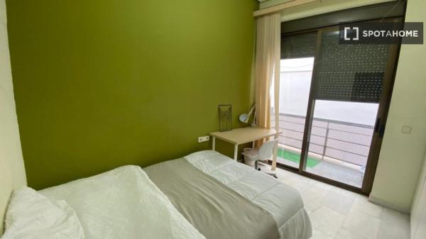 Decorated room in shared apartment in Casco Antiguo, Seville