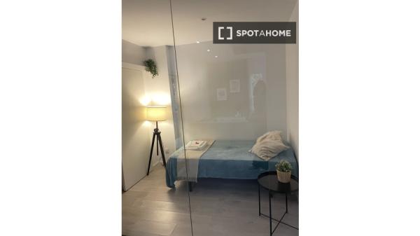 Apartamento entero de 3 habitaciones en Barcelona.