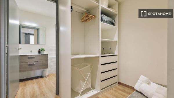 Apartamento de 2 dormitorios en alquiler en L'Eixample, Barcelona