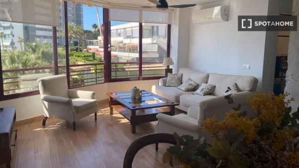 Piso de 3 habitaciones en alquiler en Alicante , Alicante