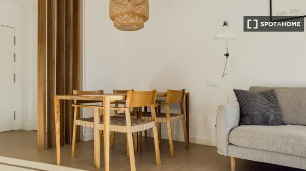 Apartamento entero de 3 habitaciones en Barcelona.