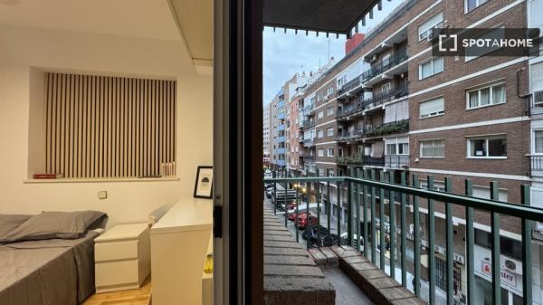 Zimmer zu vermieten im Zentrum von Madrid