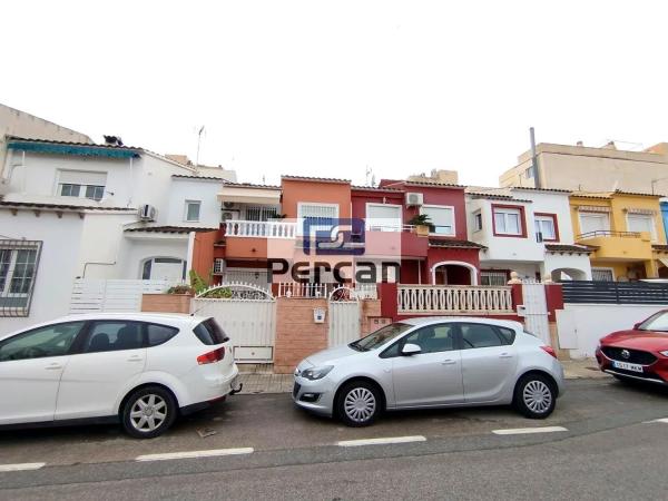 Casa independiente en avenida del Vincle