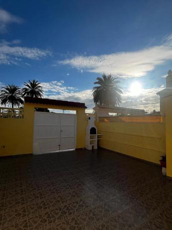 Casa independiente en avenida de los Almendros