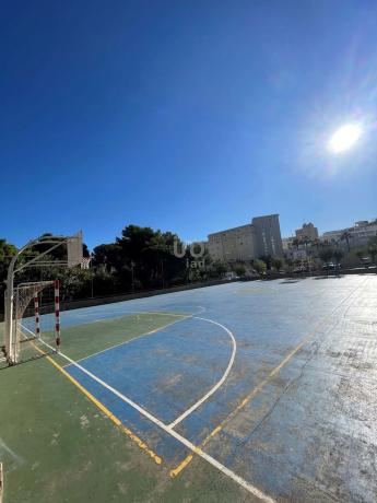 Estudio en avenida Benidorm, 18