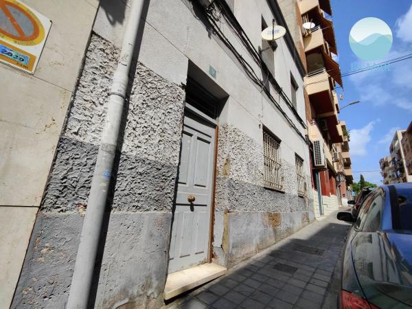 Casa independiente en calle el Pilar