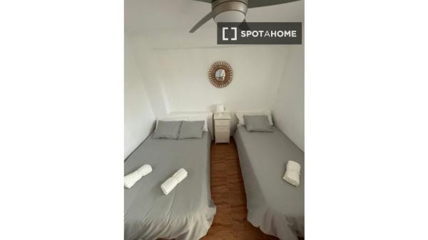 Apartamento de 1 dormitorio en alquiler en Roquetas De Mar