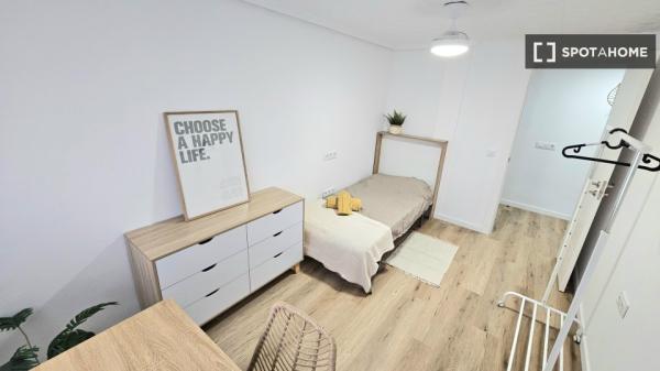 Room in shared apartment in València