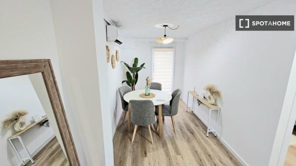 Room in shared apartment in València