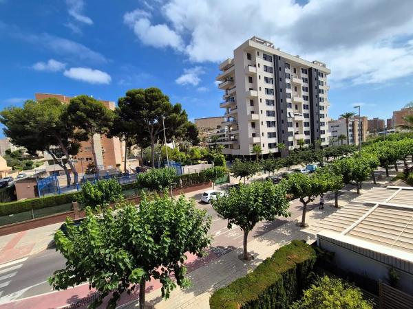 Chalet adosado en calle del Olimpo