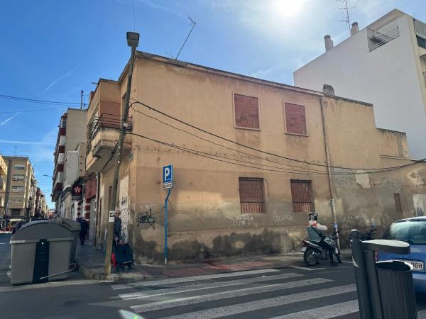 Casa independiente en calle Canónigo Genestar, 13